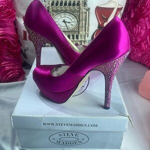 Steve‎ Madden heels in purple and plum, size 7